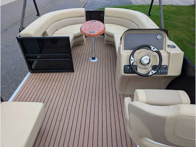 Intorelax boats 5,8x2,3 m 8/12 persoons boot consoleboot / pontonboot - afbeelding 44 van  73
