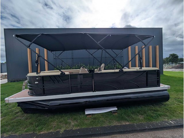 Intorelax boats 5,8x2,3 m 8/12 persoons boot consoleboot / pontonboot - afbeelding 11 van  82