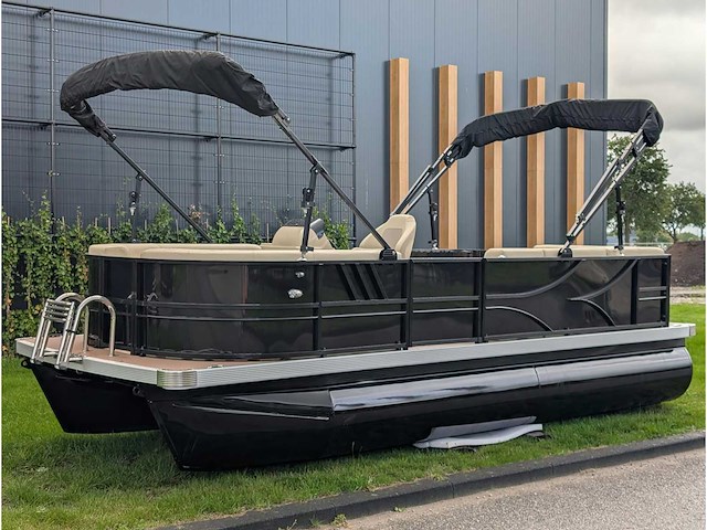 Intorelax boats 5,8x2,3 m 8/12 persoons boot consoleboot / pontonboot - afbeelding 1 van  82