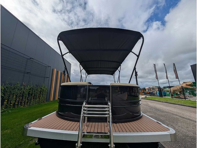 Intorelax boats 5,8x2,3 m 8/12 persoons boot consoleboot / pontonboot - afbeelding 14 van  82