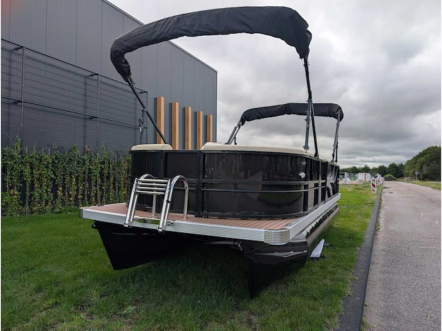 Intorelax boats 5,8x2,3 m 8/12 persoons boot consoleboot / pontonboot - afbeelding 25 van  82