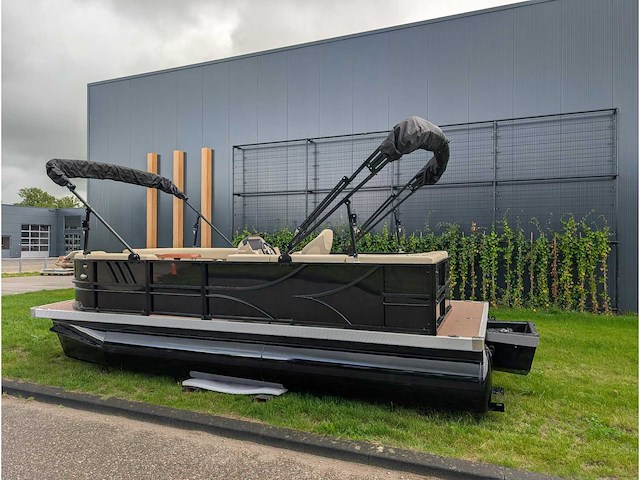 Intorelax boats 5,8x2,3 m 8/12 persoons boot consoleboot / pontonboot - afbeelding 38 van  82