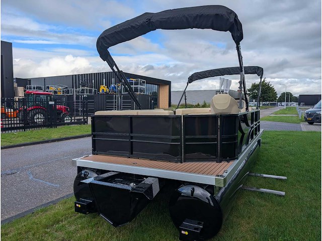 Intorelax boats 5,8x2,3 m 8/12 persoons boot consoleboot / pontonboot - afbeelding 50 van  82