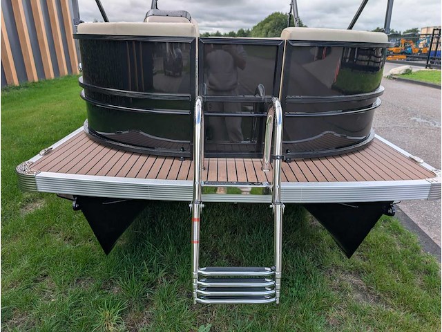 Intorelax boats 5,8x2,3 m 8/12 persoons boot consoleboot / pontonboot - afbeelding 52 van  82