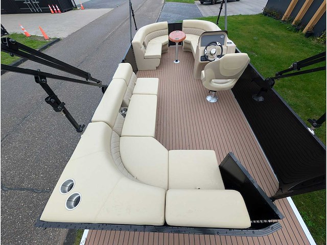 Intorelax boats 5,8x2,3 m 8/12 persoons boot consoleboot / pontonboot - afbeelding 63 van  82