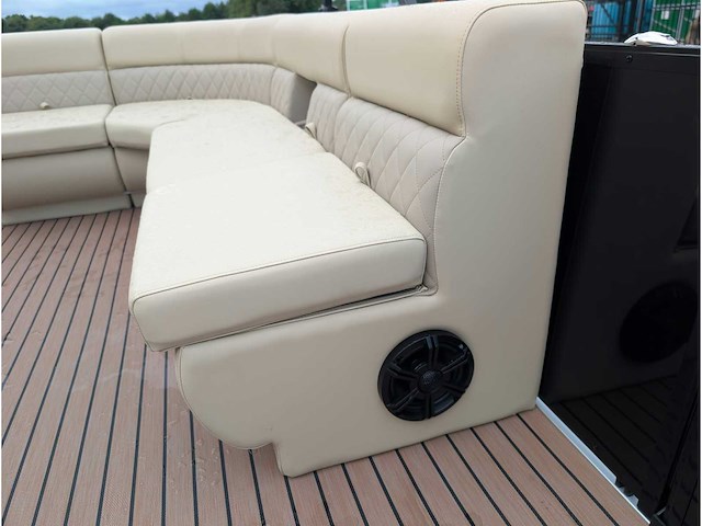 Intorelax boats 5,8x2,3 m 8/12 persoons boot consoleboot / pontonboot - afbeelding 68 van  82