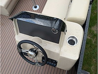 Intorelax boats 5,8x2,3 m 8/12 persoons boot consoleboot / pontonboot - afbeelding 74 van  82