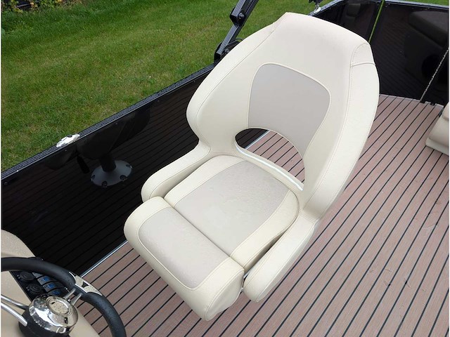 Intorelax boats 5,8x2,3 m 8/12 persoons boot consoleboot / pontonboot - afbeelding 76 van  82