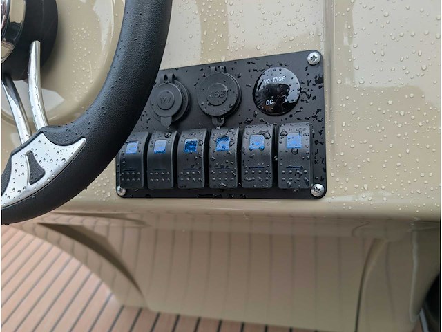 Intorelax boats 5,8x2,3 m 8/12 persoons boot consoleboot / pontonboot - afbeelding 77 van  82