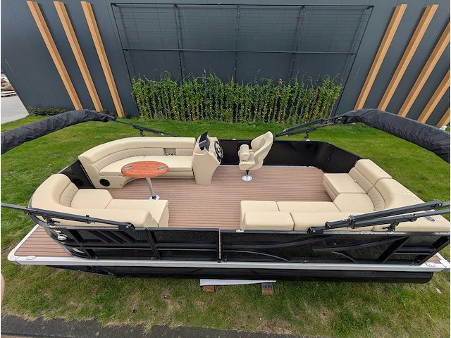 Intorelax boats 5,8x2,3 m 8/12 persoons boot consoleboot / pontonboot - afbeelding 78 van  82