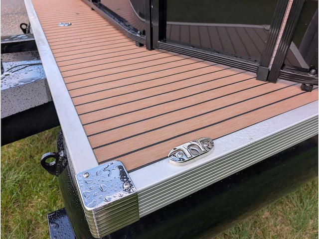 Intorelax boats 5,8x2,3 m 8/12 persoons boot consoleboot / pontonboot - afbeelding 17 van  64