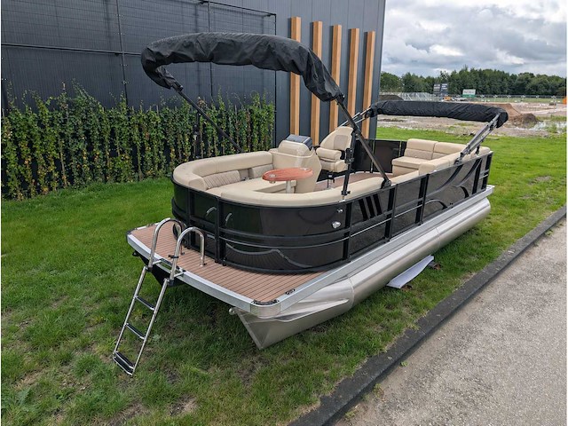 Intorelax boats 5,8x2,3 m 8/12 persoons boot consoleboot / pontonboot - afbeelding 8 van  95