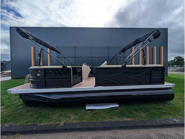 Intorelax boats 5,8x2,3 m 8/12 persoons boot consoleboot / pontonboot - afbeelding 39 van  95