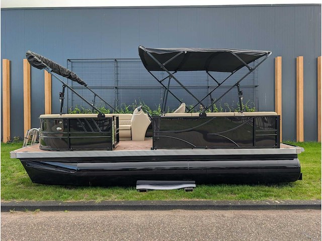 Intorelax boats 5,8x2,3 m 8/12 persoons boot consoleboot / pontonboot - afbeelding 76 van  95