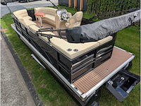 Intorelax boats 5,8x2,3 m 8/12 persoons boot consoleboot / pontonboot - afbeelding 92 van  95