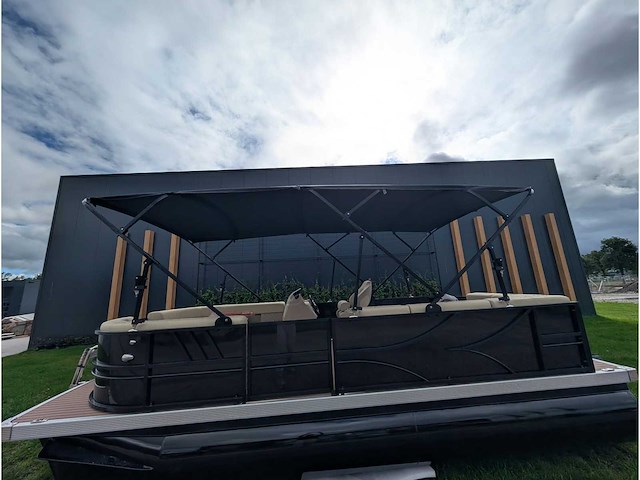 Intorelax boats 5,8x2,3 m 8/12 persoons boot consoleboot / pontonboot - afbeelding 48 van  95