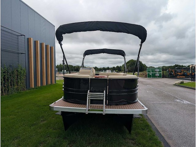 Intorelax boats 5,8x2,3 m 8/12 persoons boot consoleboot / pontonboot - afbeelding 64 van  95