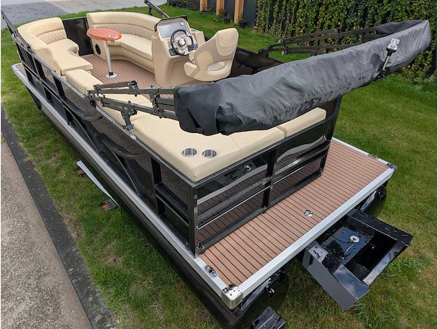 Intorelax boats 5,8x2,3 m 8/12 persoons boot consoleboot / pontonboot - afbeelding 83 van  95