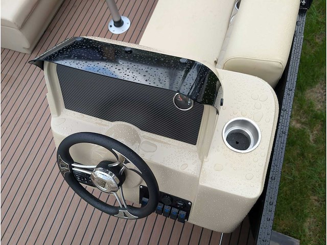 Intorelax boats 5,8x2,3 m 8/12 persoons boot consoleboot / pontonboot - afbeelding 25 van  95