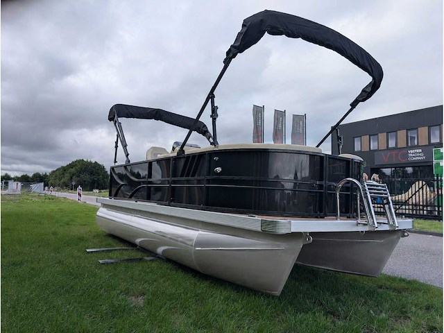 Intorelax boats 5,8x2,3 m 8/12 persoons boot consoleboot / pontonboot - afbeelding 14 van  107