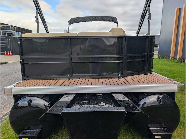 Intorelax boats 5,8x2,3 m 8/12 persoons boot consoleboot / pontonboot - afbeelding 60 van  107