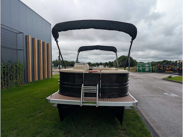 Intorelax boats 5,8x2,3 m 8/12 persoons boot consoleboot / pontonboot - afbeelding 68 van  107