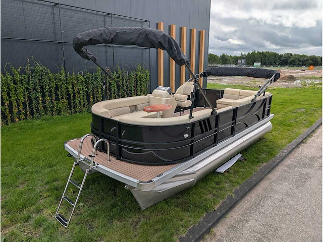 Intorelax boats 5,8x2,3 m 8/12 persoons boot consoleboot / pontonboot - afbeelding 11 van  118