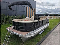 Intorelax boats 5,8x2,3 m 8/12 persoons boot consoleboot / pontonboot - afbeelding 12 van  118
