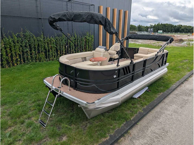 Intorelax boats 5,8x2,3 m 8/12 persoons boot consoleboot / pontonboot - afbeelding 13 van  118