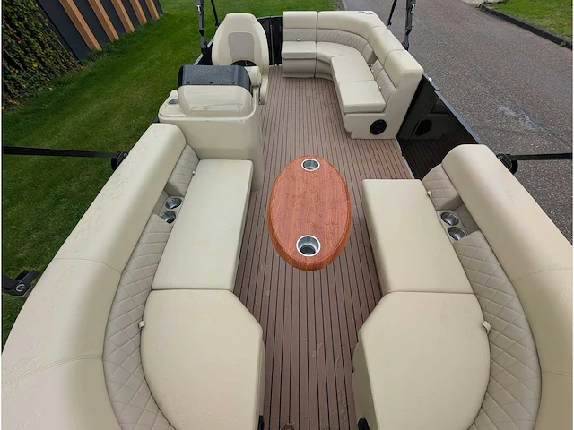 Intorelax boats 5,8x2,3 m 8/12 persoons boot consoleboot / pontonboot - afbeelding 38 van  118