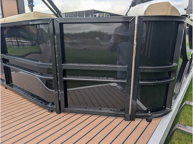 Intorelax boats 5,8x2,3 m 8/12 persoons boot consoleboot / pontonboot - afbeelding 59 van  118
