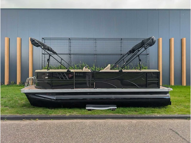 Intorelax boats 5,8x2,3 m 8/12 persoons boot consoleboot / pontonboot - afbeelding 64 van  118