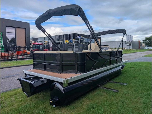 Intorelax boats 5,8x2,3 m 8/12 persoons boot consoleboot / pontonboot - afbeelding 72 van  118