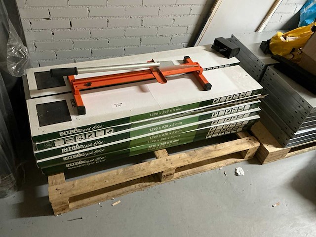 Intra rigid clic laminaatvloer - afbeelding 1 van  5