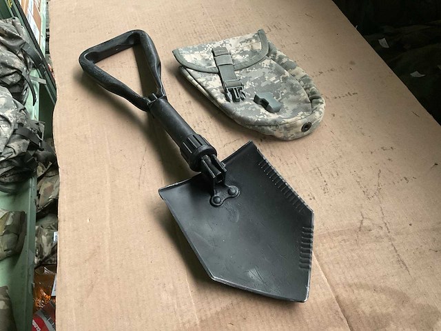 Intrenching tool with pouch (2x) - afbeelding 1 van  3