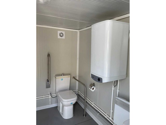Invalide badkamer en toiletunit 10ft - afbeelding 2 van  13