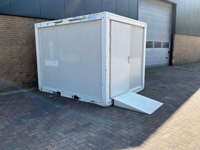 Invalide badkamer en toiletunit 10ft - afbeelding 7 van  13