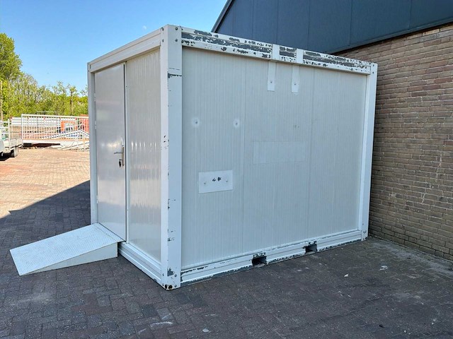 Invalide badkamer en toiletunit 10ft - afbeelding 10 van  13
