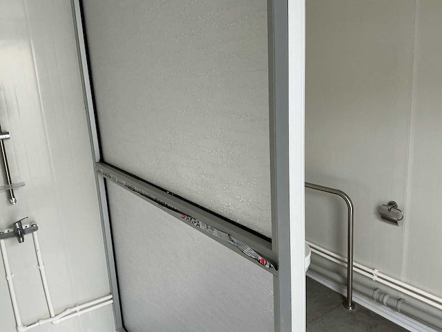 Invalide sanitairunit - afbeelding 7 van  15