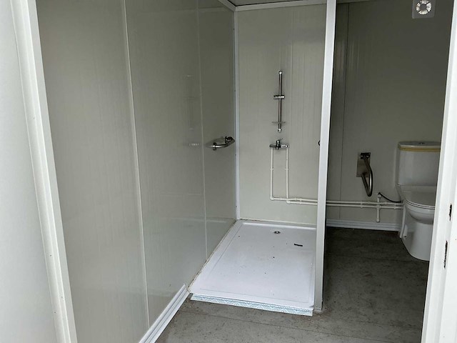Invalide sanitairunit - afbeelding 15 van  15