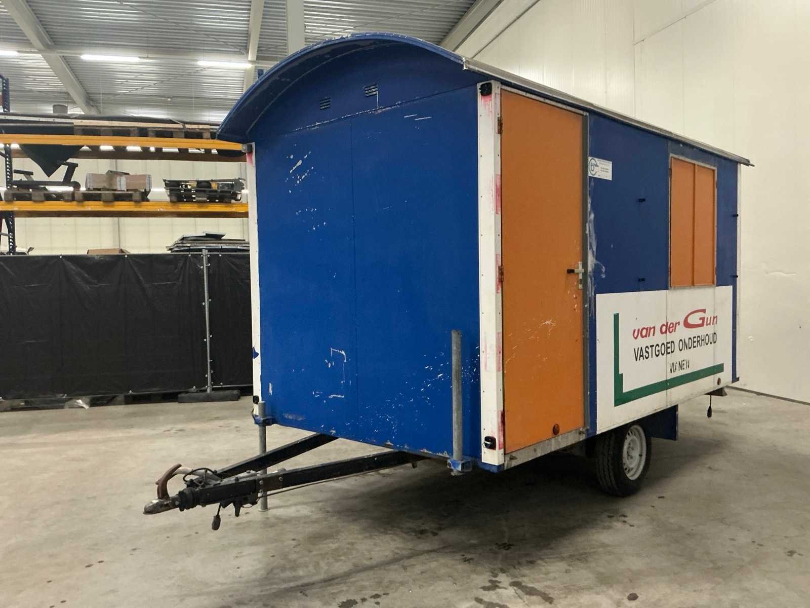 Inventaris en materieel opgekocht uit faillissement van der gun schilderwerken b.v.