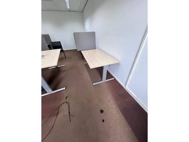 Inventaris examen- en kantoorinrichting - afbeelding 8 van  15