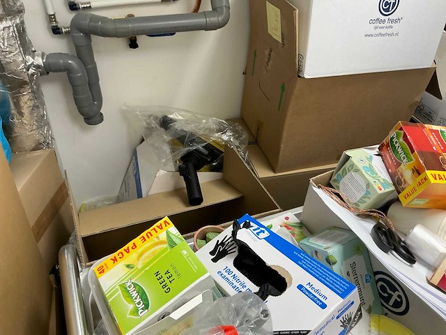 Inventaris schoonmaak- en koffiehok - afbeelding 2 van  10