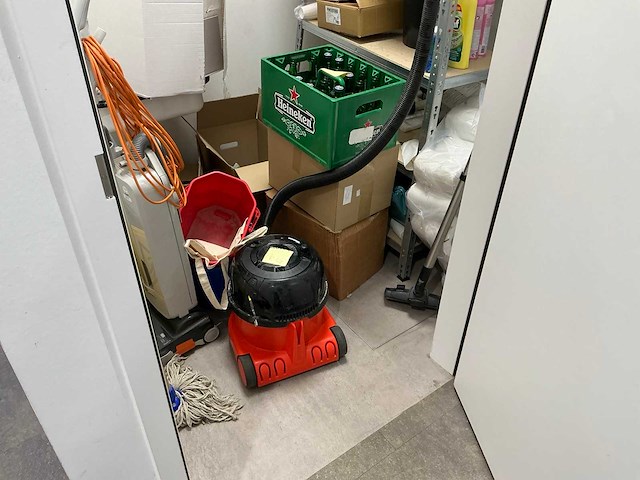 Inventaris schoonmaak- en koffiehok - afbeelding 1 van  10