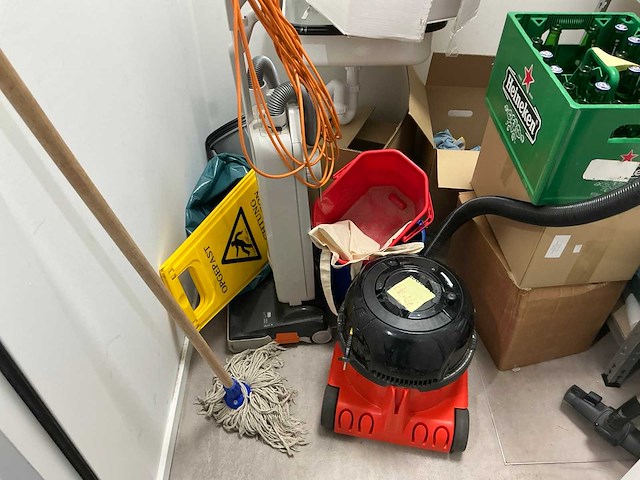 Inventaris schoonmaak- en koffiehok - afbeelding 3 van  10