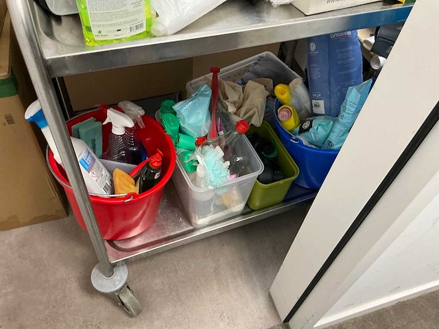 Inventaris schoonmaak- en koffiehok - afbeelding 7 van  10