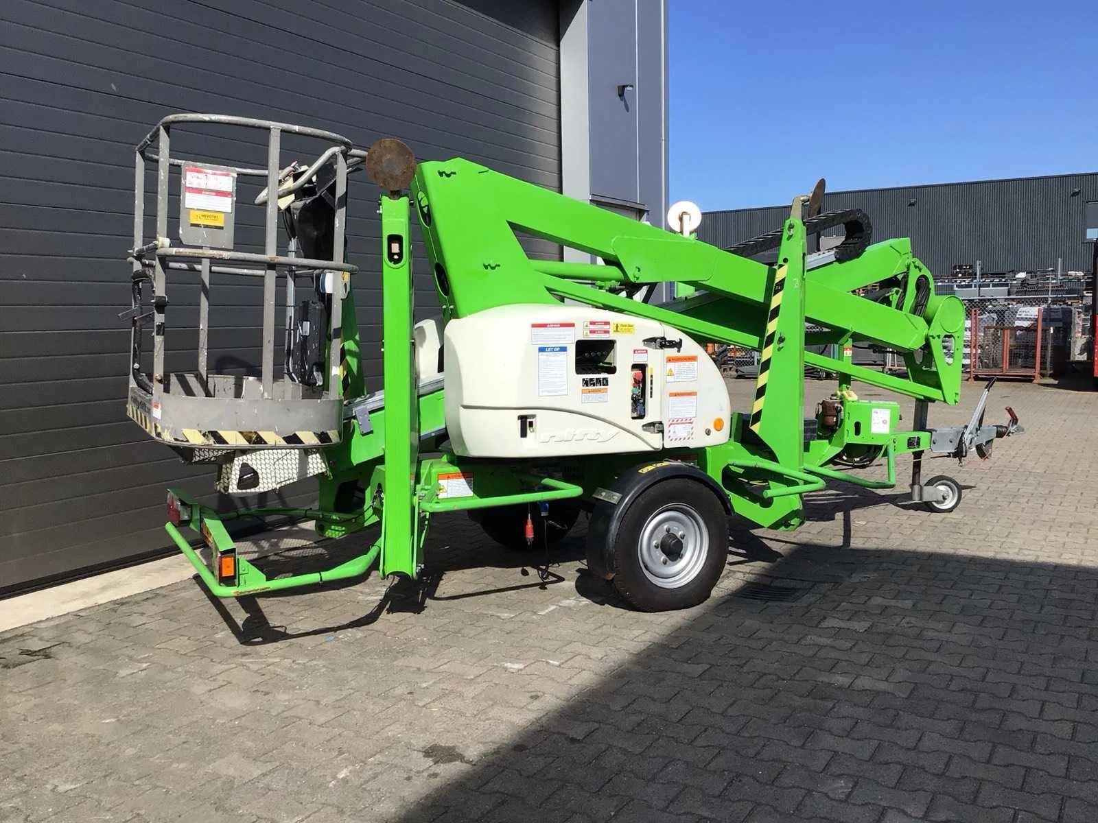 Inventaris trappenfabriek hoogwerkers en heftrucks, linde, nifty, genie, iveco en lincoln