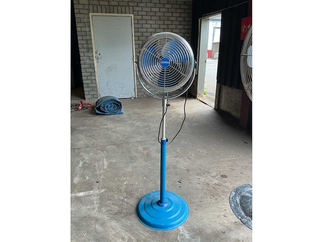 Inventum & bionaire statiefventilator - afbeelding 7 van  12