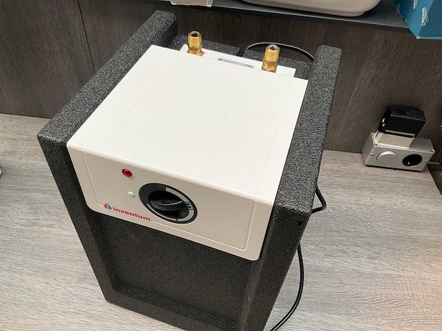 Inventum q line 40141020 keukenboiler close in q10 10 liter - afbeelding 1 van  4
