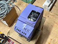 Invertek 5.5 kw frequentieregelaar - afbeelding 1 van  3